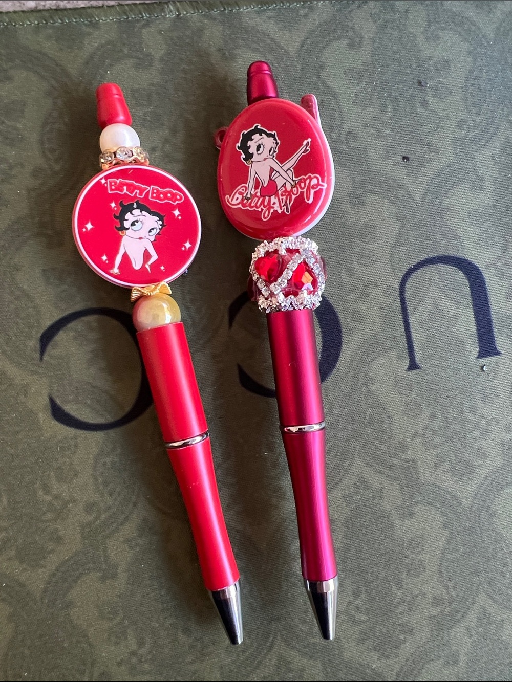 2x pens Betty Boop Pink-Red Ballpoint Pens โ Set of 2 novelty red